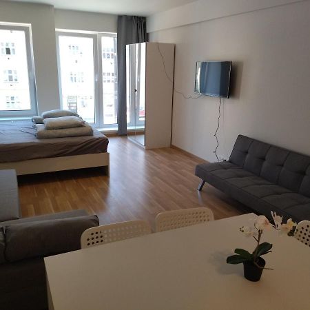 Brand New One Bedroom Apartment #54 In Brand New Building With Free Parking Praag Buitenkant foto