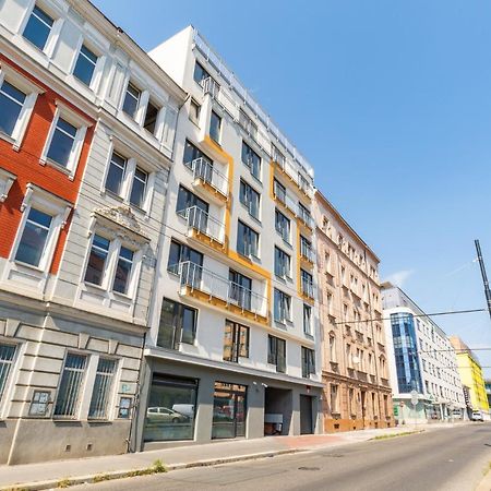 Brand New One Bedroom Apartment #54 In Brand New Building With Free Parking Praag Buitenkant foto