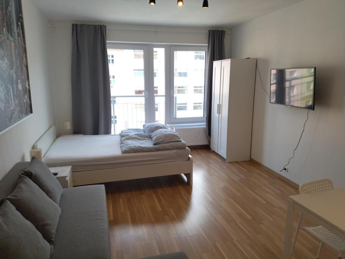 Brand New One Bedroom Apartment #54 In Brand New Building With Free Parking Praag Buitenkant foto