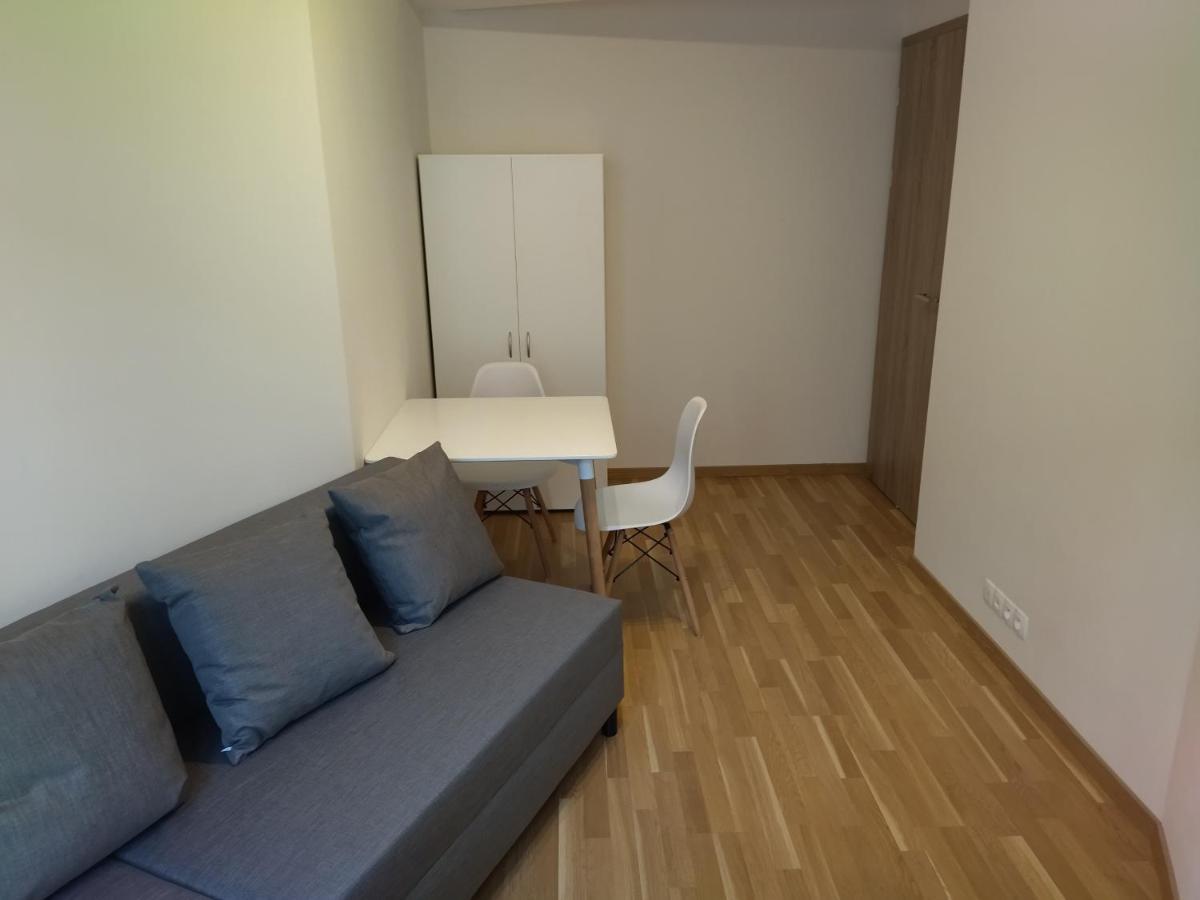 Brand New One Bedroom Apartment #54 In Brand New Building With Free Parking Praag Buitenkant foto