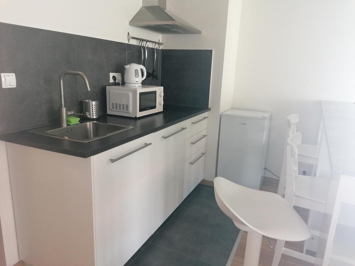 Brand New One Bedroom Apartment #54 In Brand New Building With Free Parking Praag Buitenkant foto