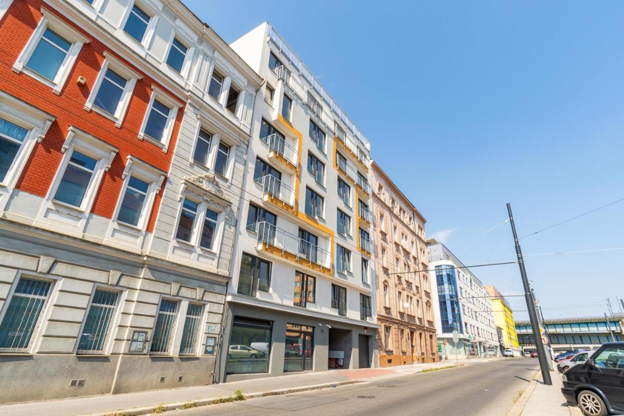 Brand New One Bedroom Apartment #54 In Brand New Building With Free Parking Praag Buitenkant foto
